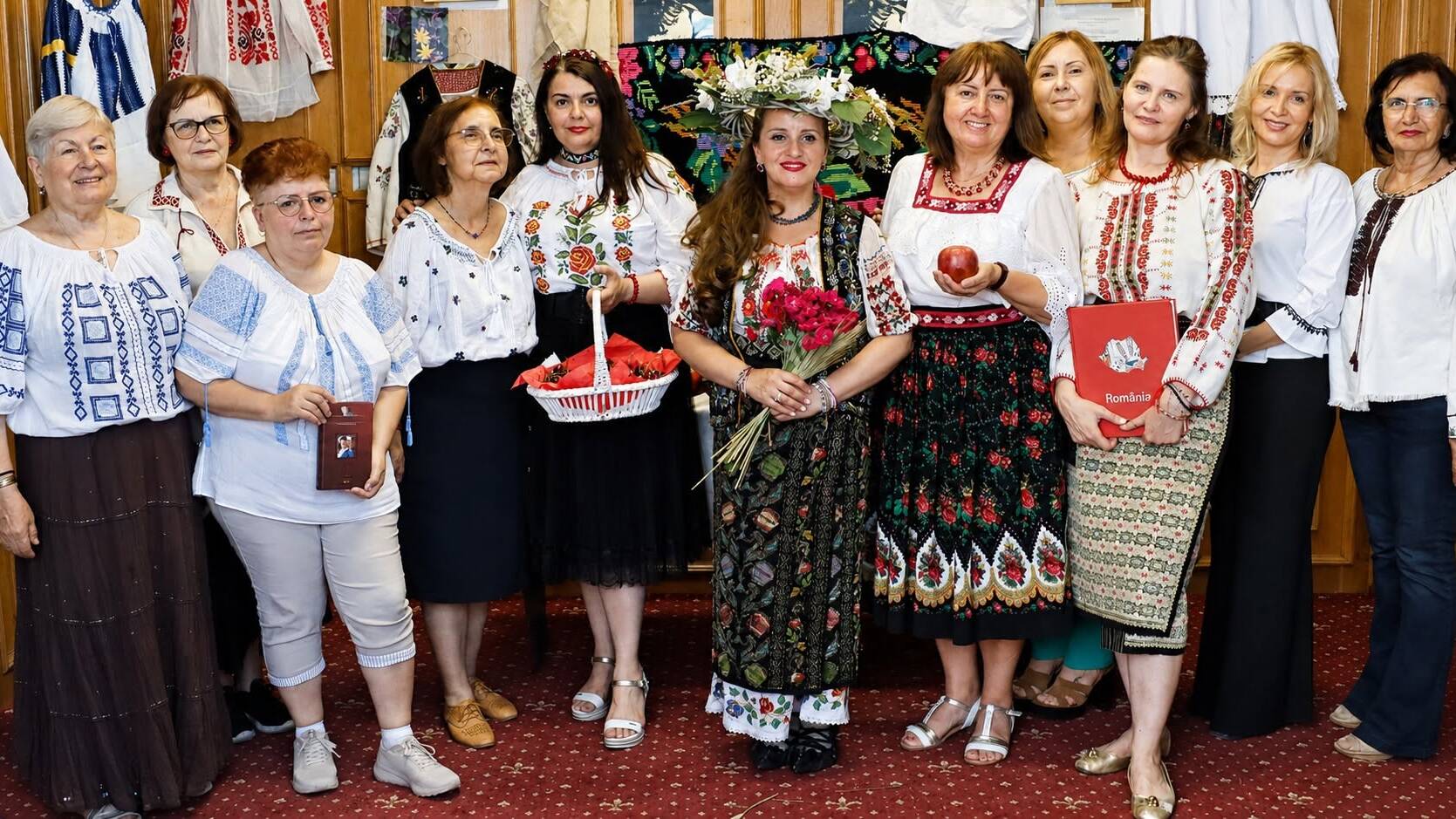 Asociația Femeilor Universitare a sărbătorit Ziua Iei printr-un eveniment dedicat portului tradițional românesc și valorilor culturale ale țării.