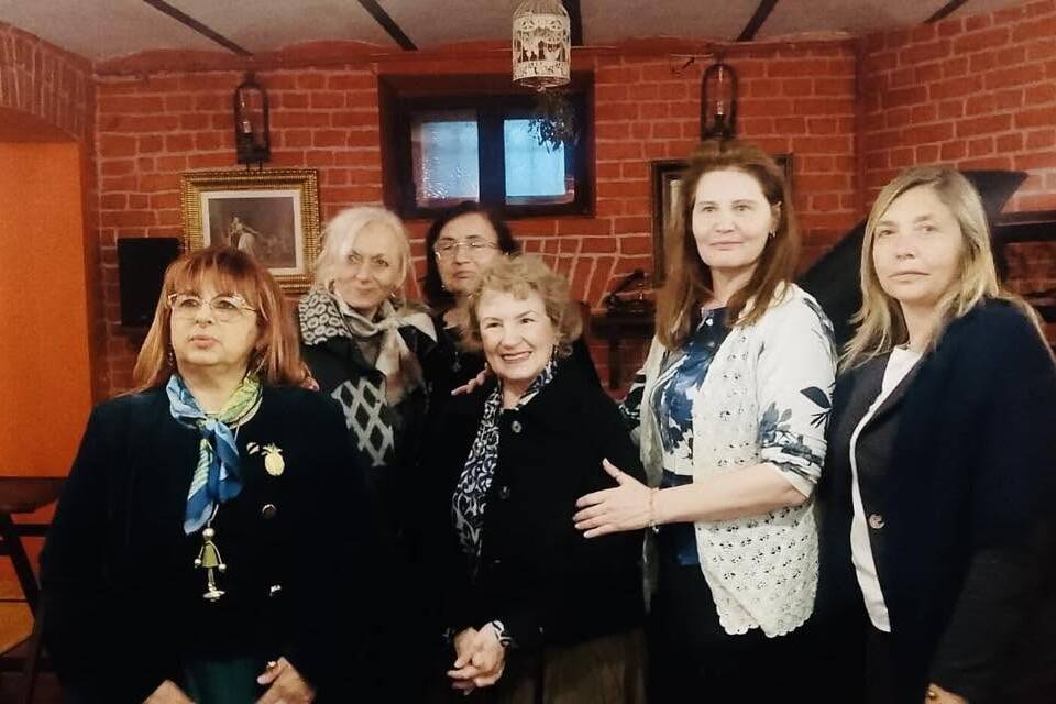 Asociația Femeilor Universitare a organizat Ziua Porților Deschise, o zi dedicată dialogului, donațiilor și bucuriei revederii membrelor.